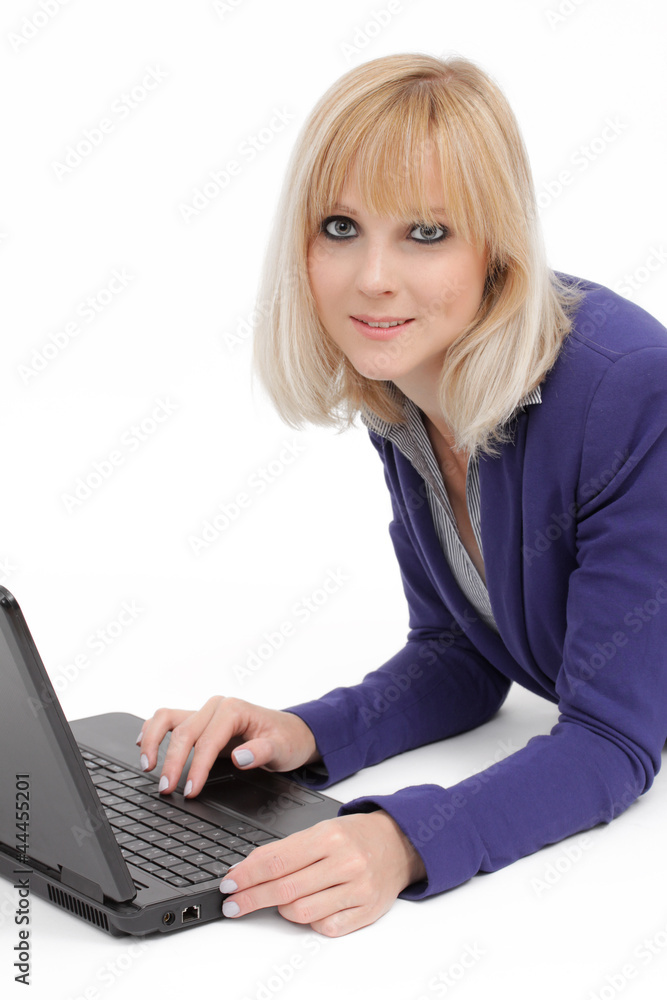 Naklejka premium Hübsche Frau mit Notebook