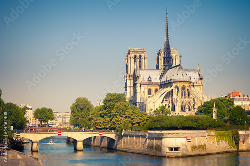 View on Notre Dame de Paris © sborisov