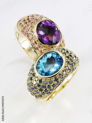 Ringe mit Edelsteinen