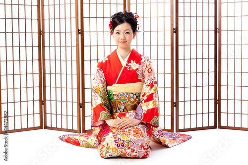 japanese kimono woman sitting