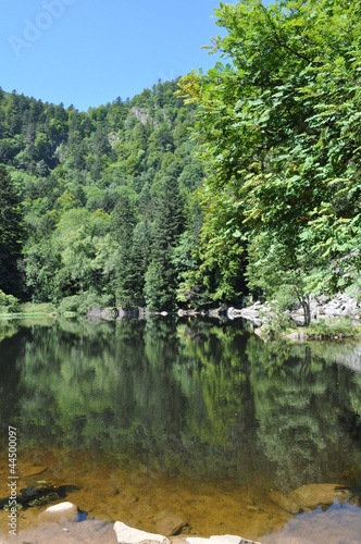 Le lac du Fischboedle au fond de la vallée de la Wormsa