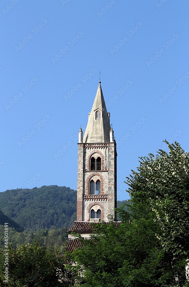 Chiesa di San Lorenzo a Murialdo Chiesa di San Lorenzo a Murialdo