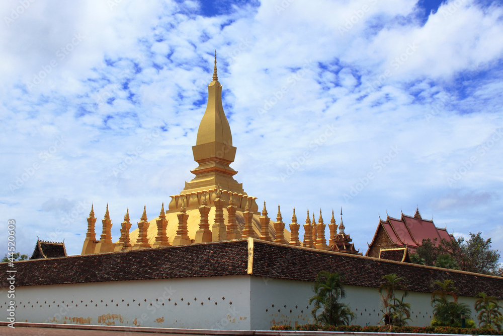Naklejka premium Pha That Luang temple in Vientiane, Laos