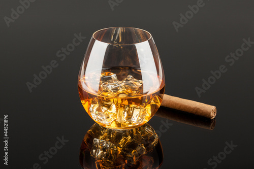 Whiskey & Cigar 3