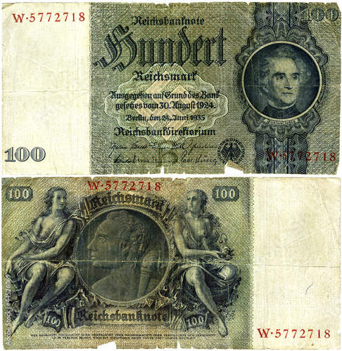 100 Reichsmarks (RM): the currency in Germany from 1924 photo