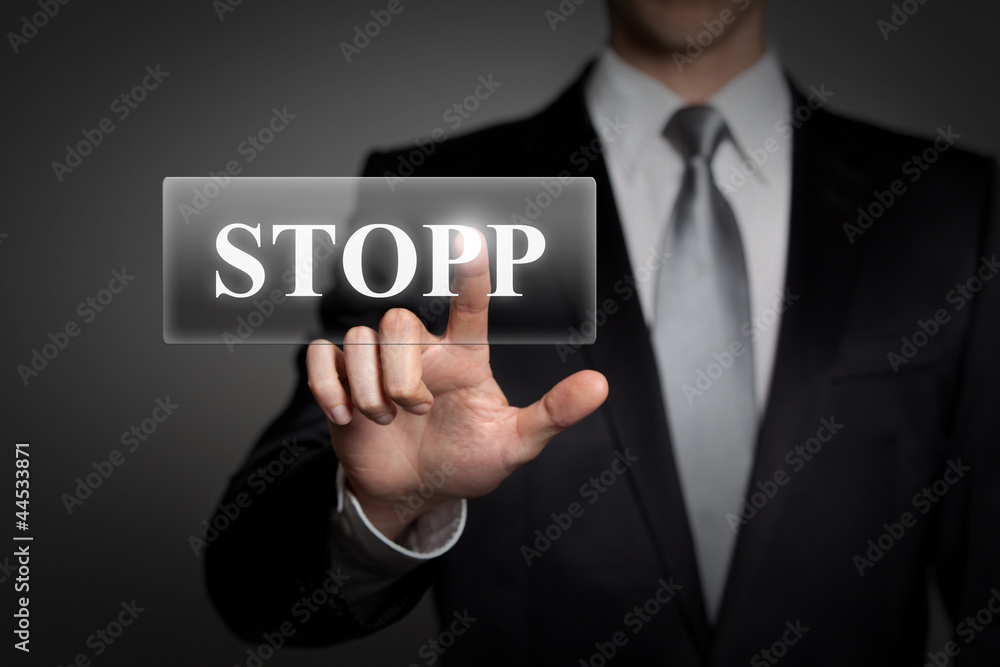 Mann drückt touchscreen button - Stopp Mann drückt touchscreen button - Stopp