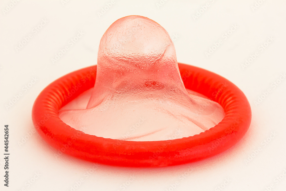 rotes Kondom Stock-Foto | Adobe Stock
