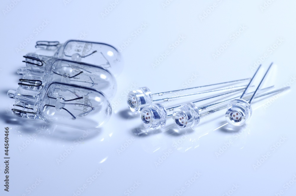 Fototapeta premium LEDと電球