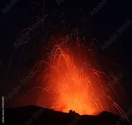 Fotografia volcano erupting