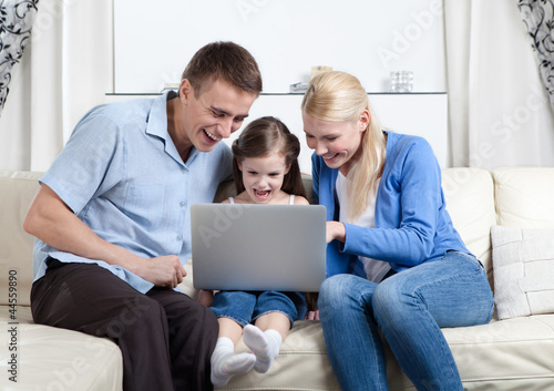 Problem-free family laugh surfing on the internet