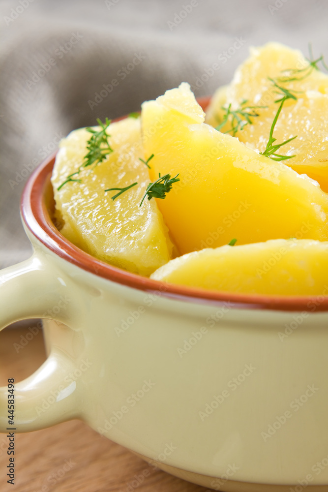 Boiled potatoes with dill and butter Boiled potatoes with dill and butter