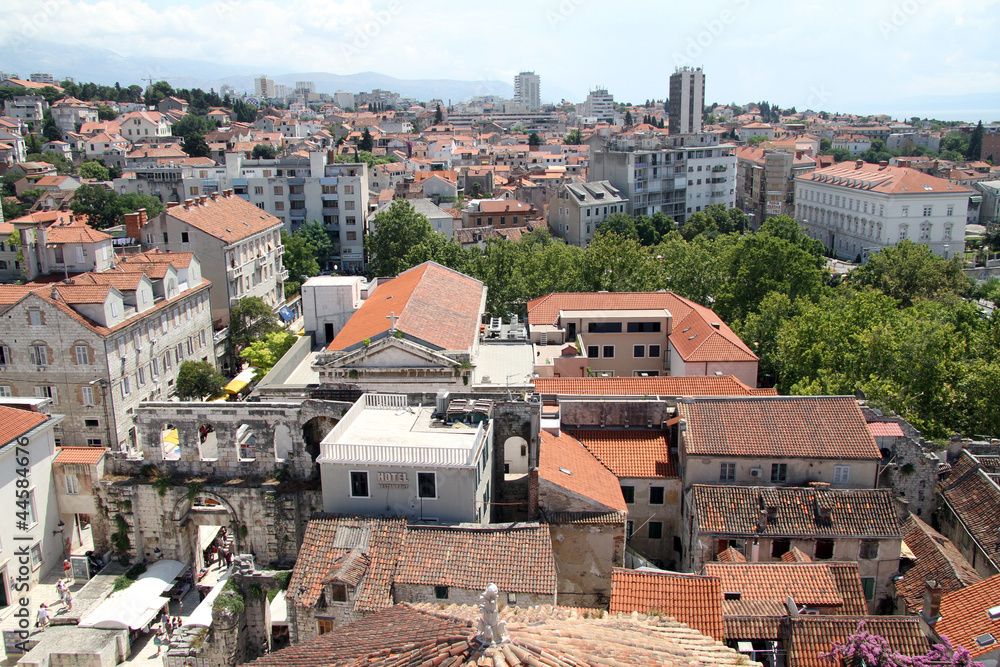 Center of Split