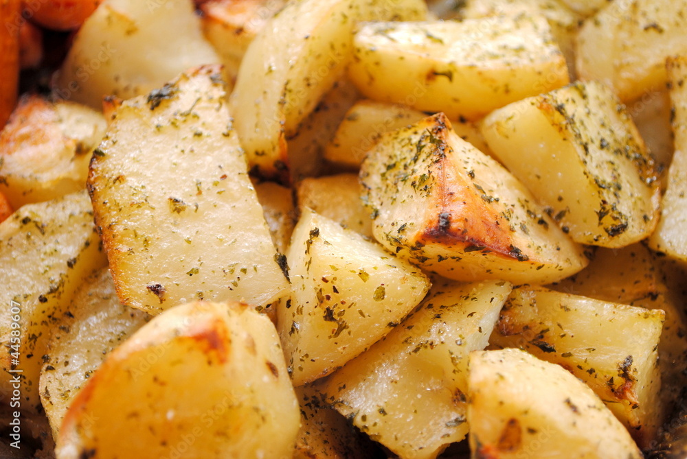 Oven Roasted Potatoes with Herbs Oven Roasted Potatoes with Herbs