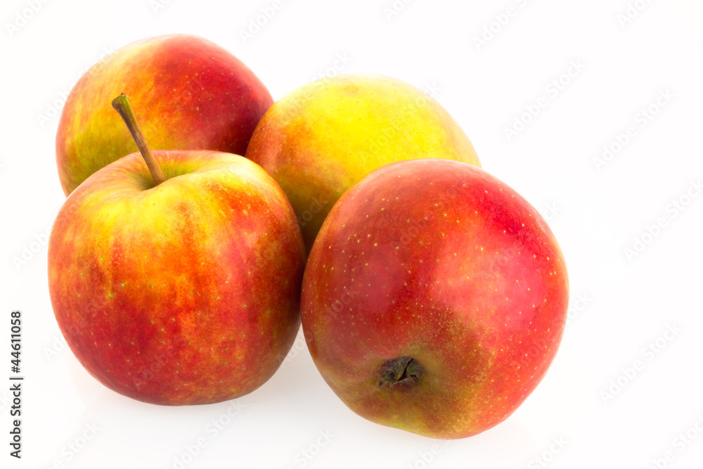 apples isolated on white background apples isolated on white background