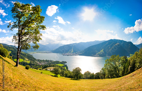 Obraz na płótnie Panoramic view of Zell am See in Salzburg, Austria w salonie