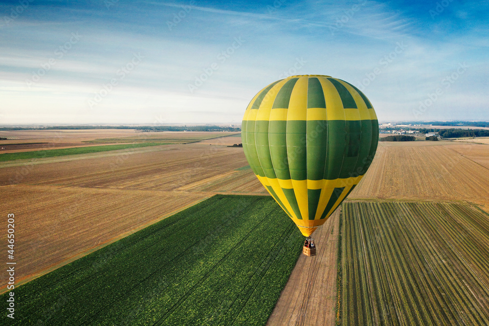 Fototapeta premium Montgolfière en Eure et loire 28