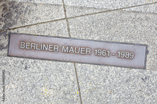 Berlin wall sign on the street, Berliner Mauer photo