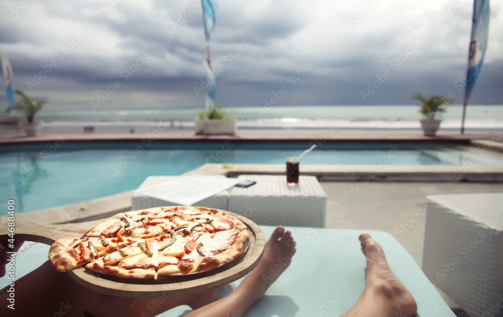 Obraz premium Pizza face à la mer