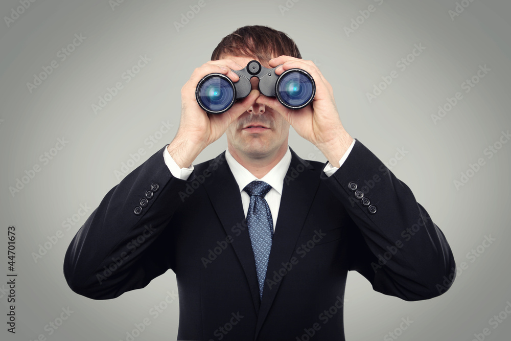 man mit feldglas man mit feldglas