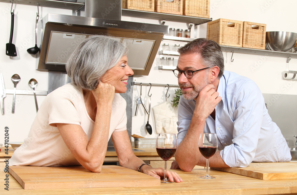 Fototapeta premium Paar in der Küche