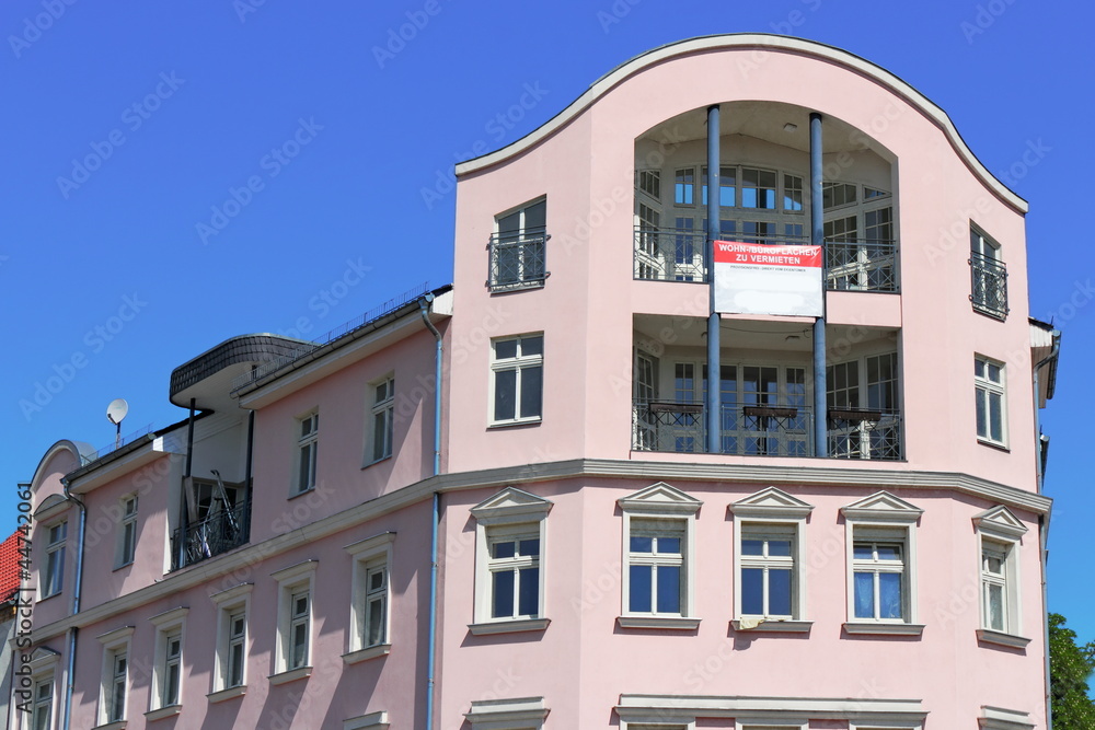 Naklejka premium Sanierter Altbau