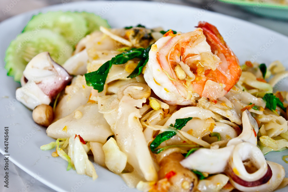 Thai spicy fried noodle with prawn Thai spicy fried noodle with prawn