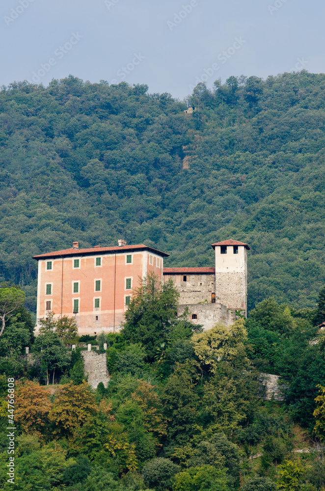 Il Castello Rosso di Loranzè - (To)