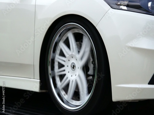 Wallpaper Mural Fahrzeug auf dem Prüfstand Torontodigital.ca