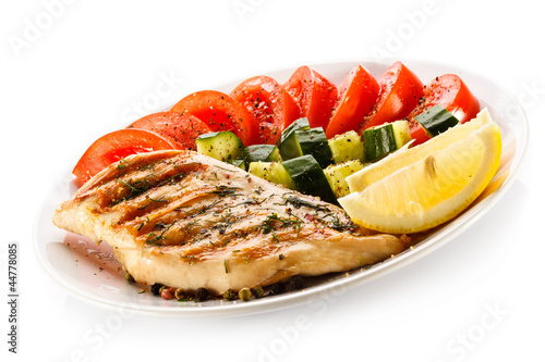 Grilled chicken breast and vegetables