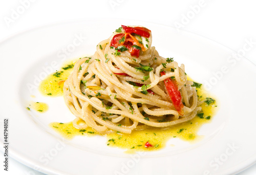 spaghettoni, aglio, olio e peperoncino