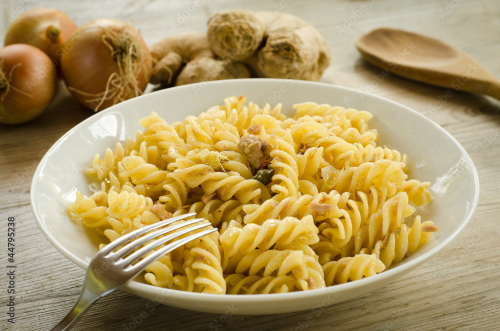 Fusilli with tuna, capers and ginger Fusilli with tuna, capers and ginger