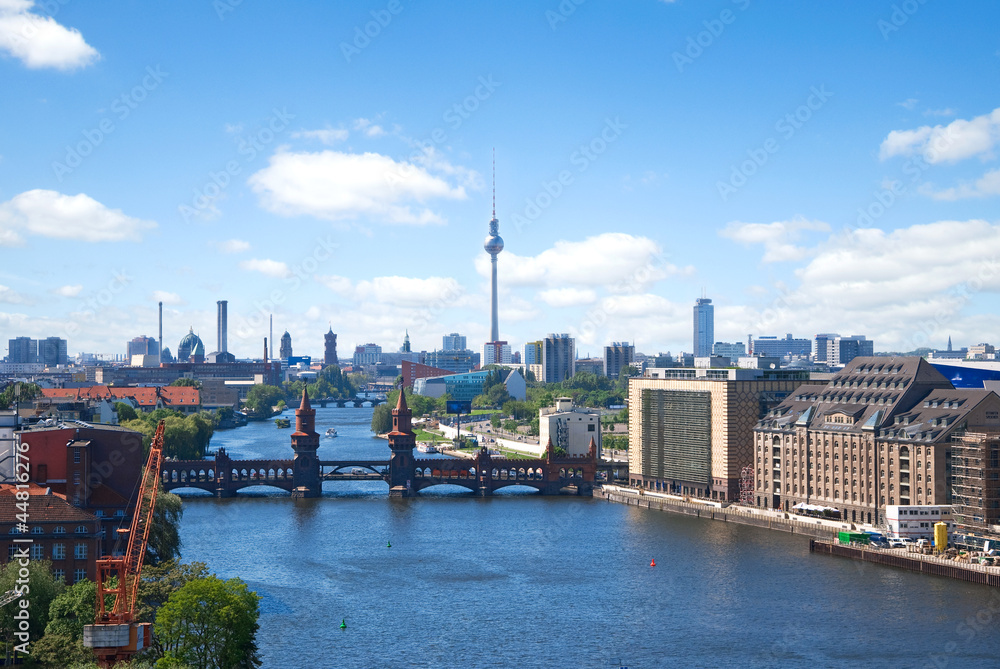 Fototapeta premium berlin skyline spree