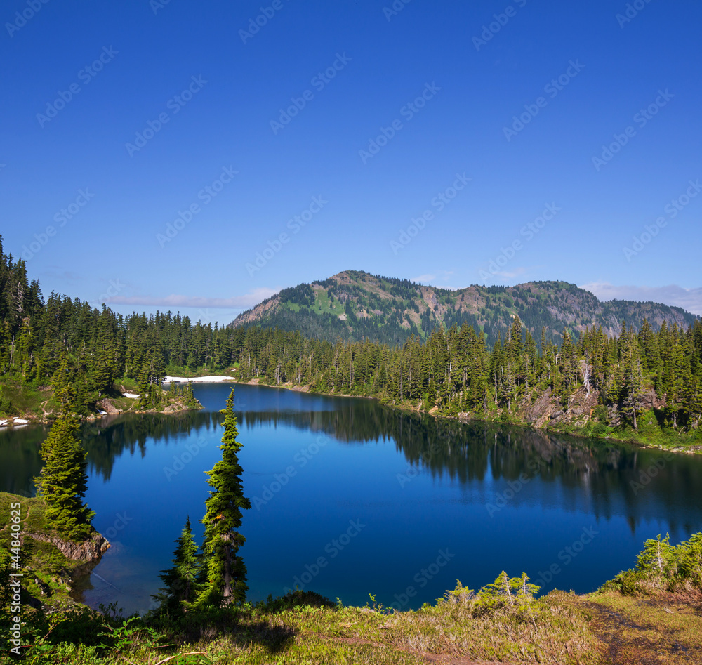 Fototapeta premium Lake in mountains
