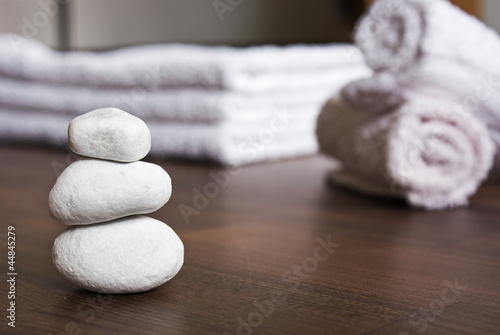 wellness Handtuch mit Steinen