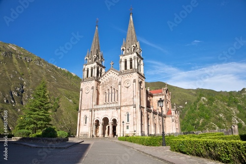 facade of Covadonga basilica