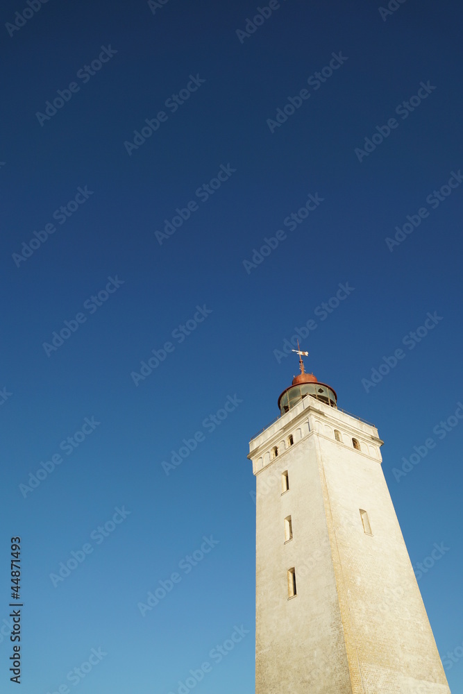 Leuchtfeuer Rubjerg Knude gegen blauen Himmel Leuchtfeuer Rubjerg Knude gegen blauen Himmel