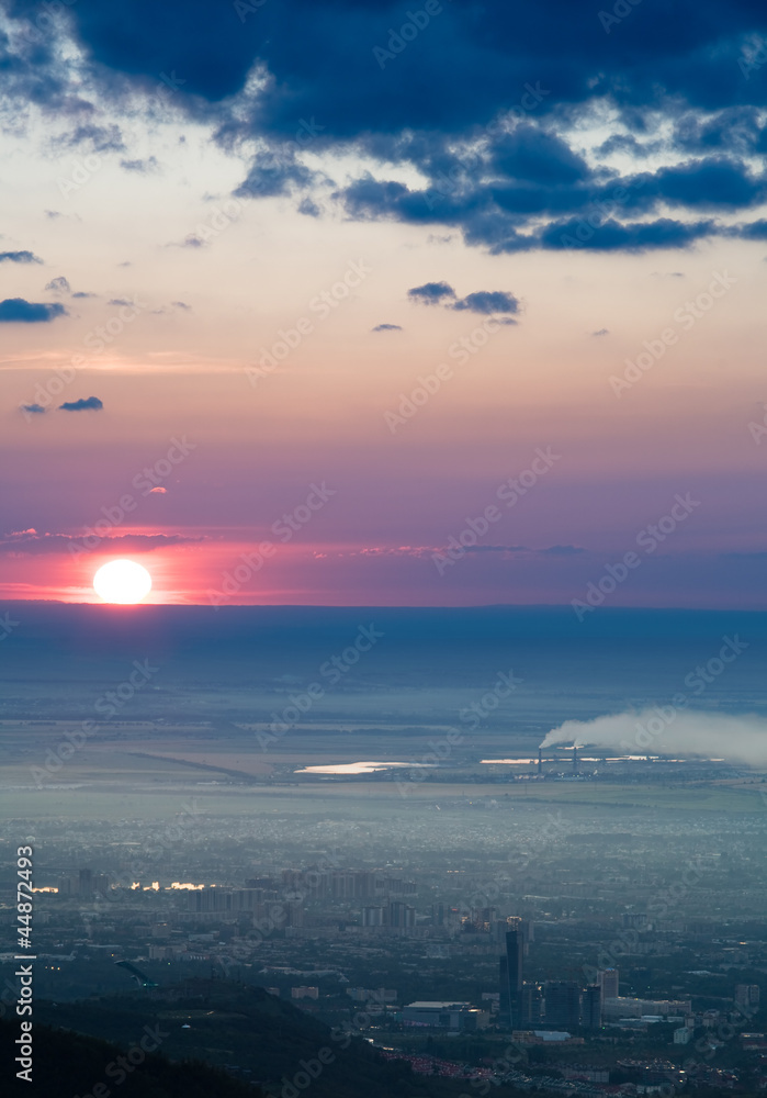 Obraz premium Panorama image of pollution city