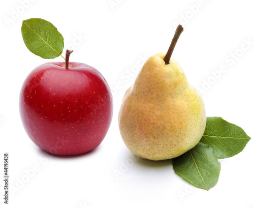 Roter Apfel und Birne