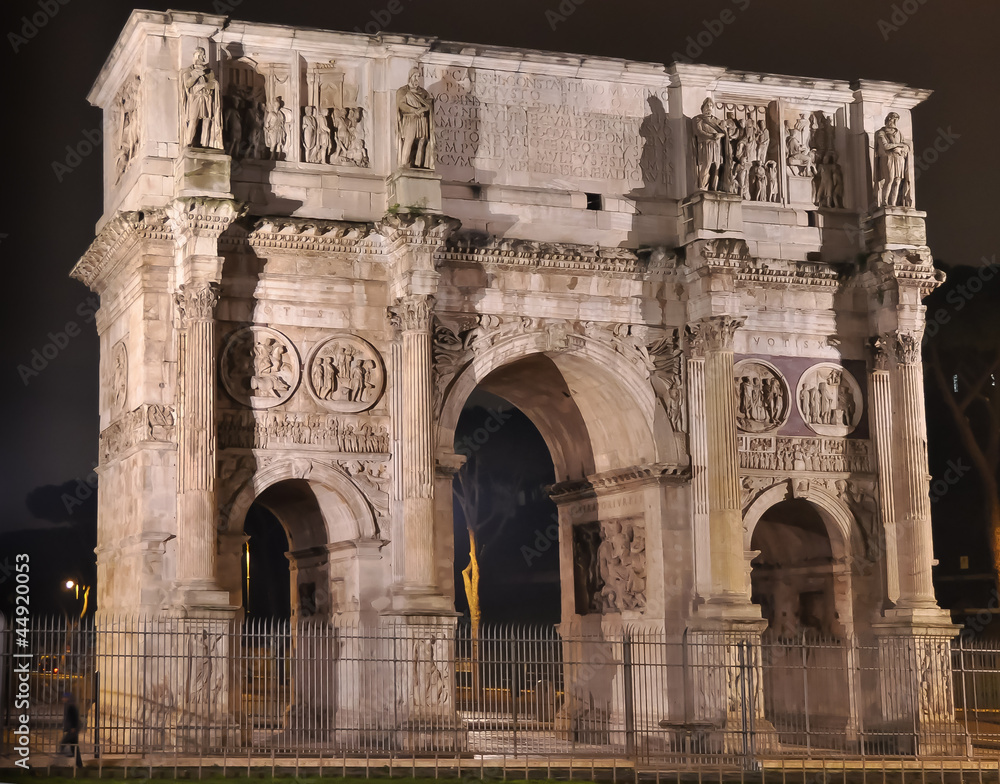 Arco de Constantino at night