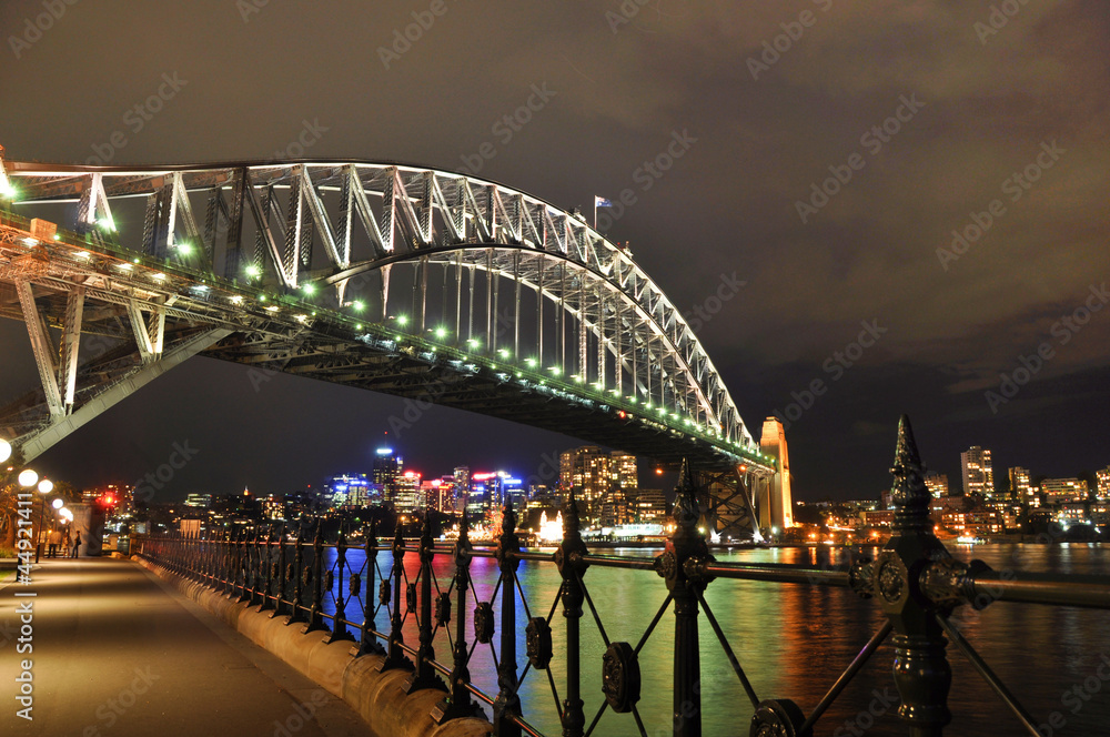 Obraz premium Sydney Harbor Bridge and Central Business District