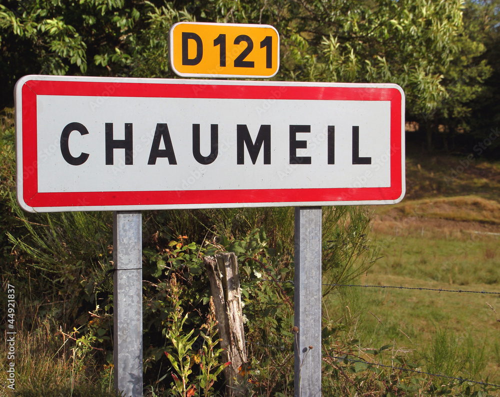 Panneau de signalisation de Chaumeil (Corrèze)