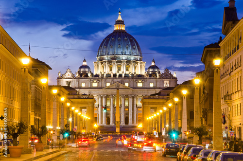 Front View of Saint Peter's Basilica © cescassawin