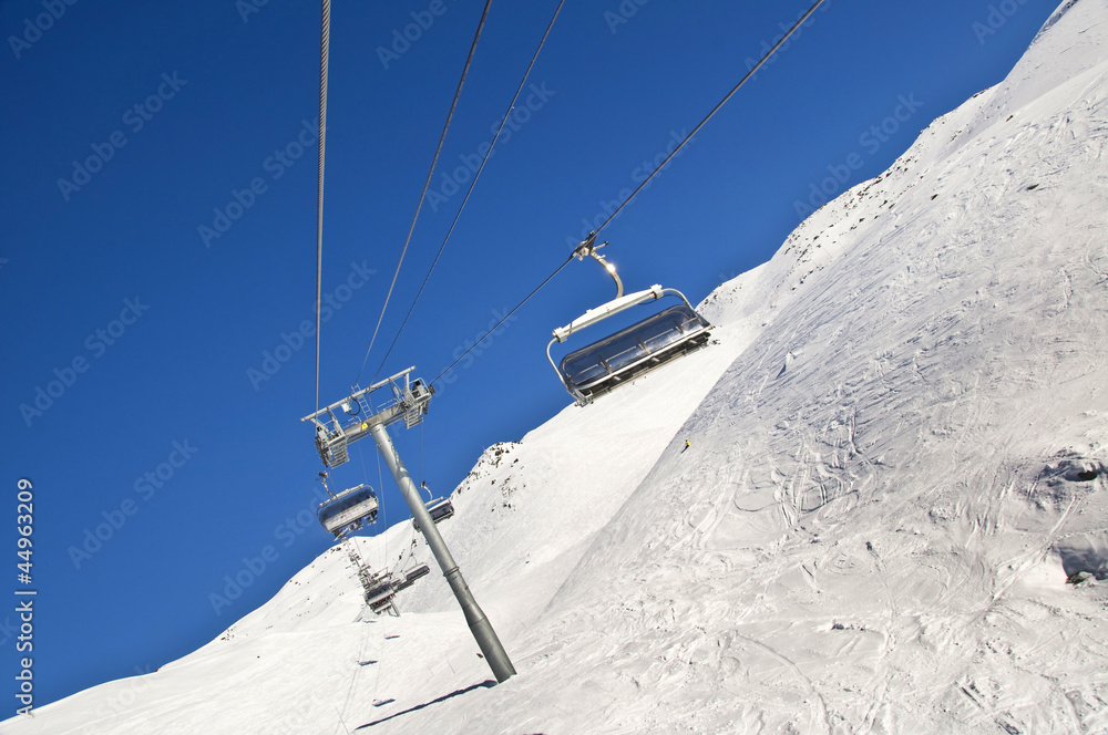 Remontée mécanique de ski - Alpes
