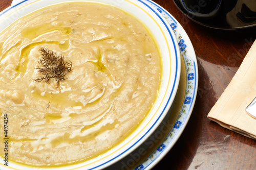 piatto con fave bollite tipico palermitano