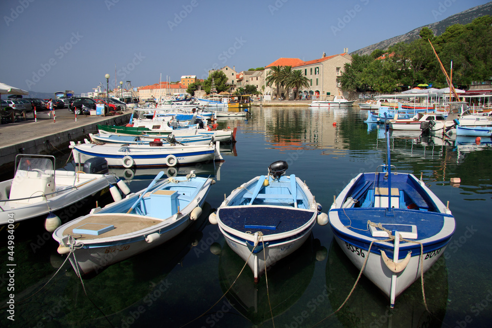 barche nel porto di Bol, isola di Brac (Croazia)