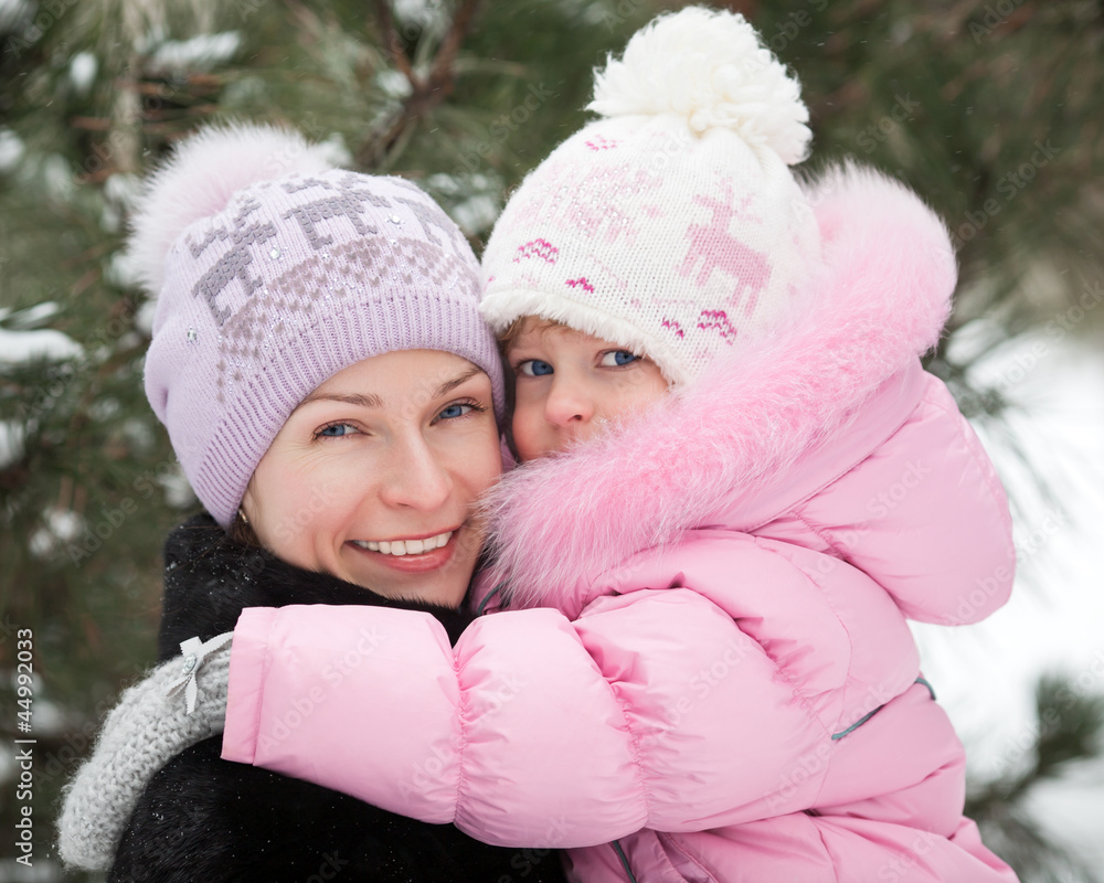 Obraz premium Family in winter park