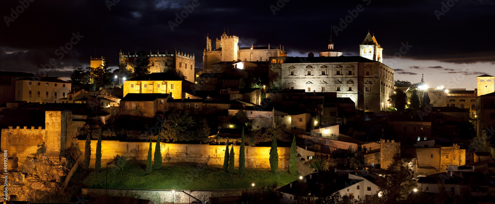 Monumental city of Cáceres of night