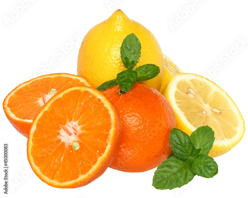 Fototapeta Naklejka Na Ścianę i Meble -  Sliced tangerine and lemon with leaf mint