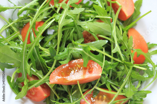 tomate rucola salat