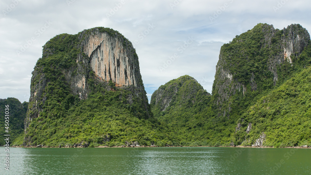 Limestone rocks in Halong Bay, Vietnam Limestone rocks in Halong Bay, Vietnam